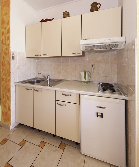 apartments Tonka & Ivan Čović, Tučepi - kitchen