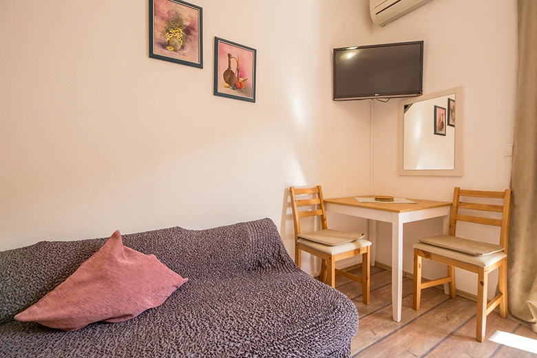 Apartments DiVa - dining table