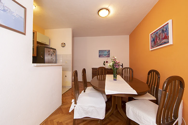 Apartments Ineska, Tučepi - dining room