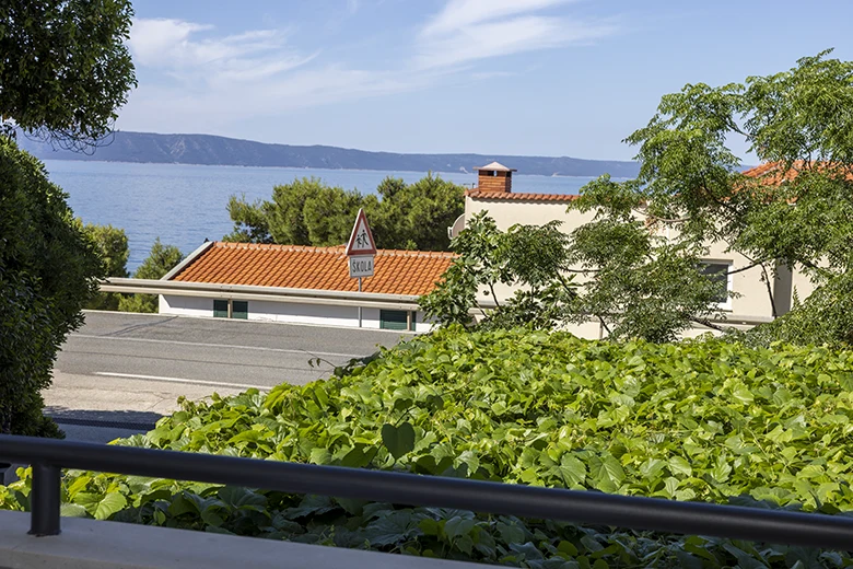 balcony with sea view - apartments Irena, Tučepi