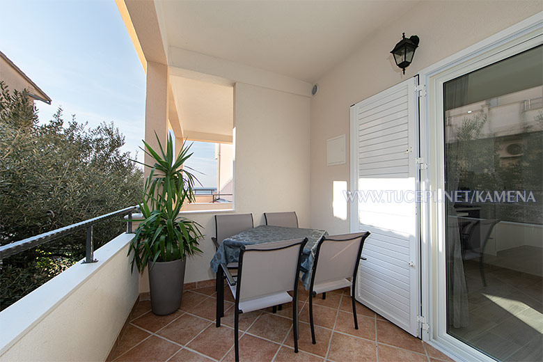 balcony with sea view