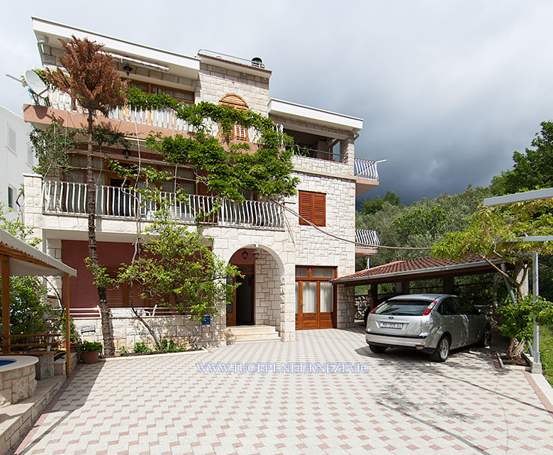 apartments Villa 750, Knežević, Tučepi - house