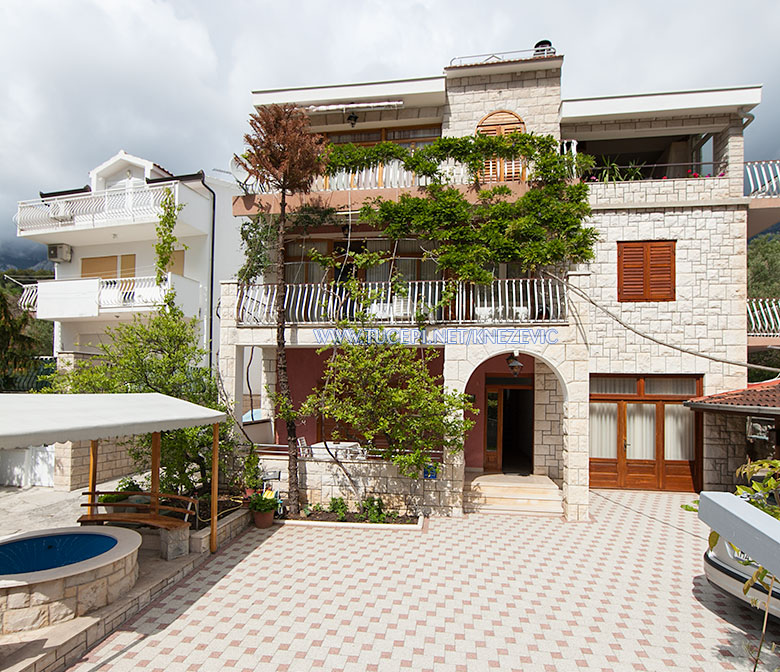 apartments Villa 750, Knežević, Tučepi - house