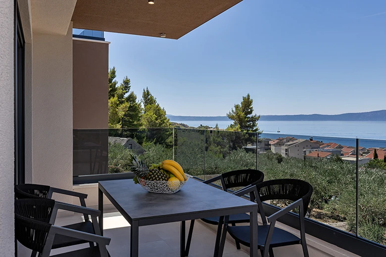 Villa Laluna Apartments, Tučepi - balcony with sea view