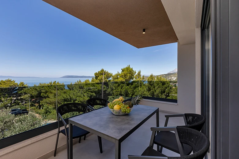 Villa Laluna Apartments, Tučepi - balcony with sea view
