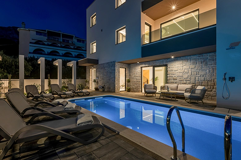 Villa Laluna Apartments, Tučepi - large swimming pool