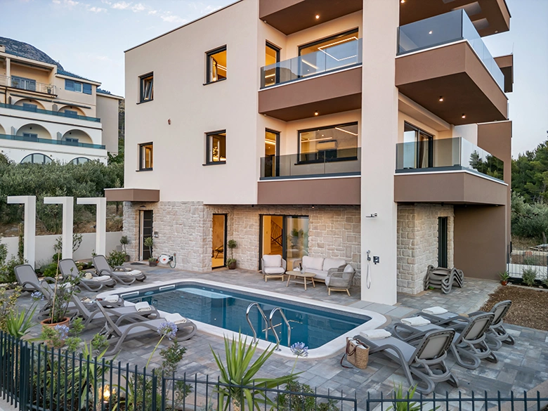 Villa Laluna Apartments, Tučepi - large swimming pool