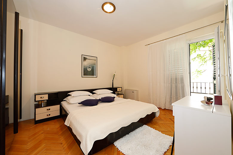 Apartments Villa Lili, Tučepi - bedroom