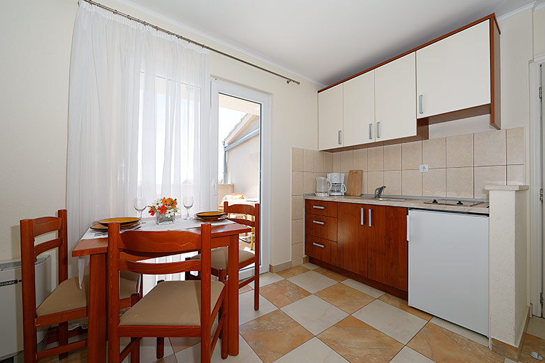 Apartments Villa Lili, Tučepi - dining room