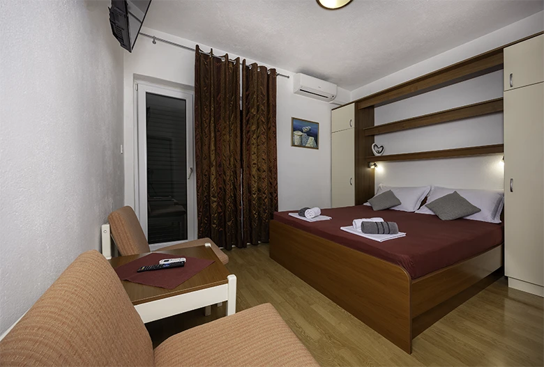 Apartments Love, Tučepi - bedroom