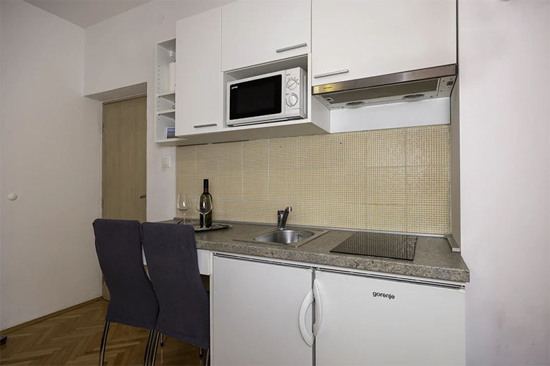 Apartments Love, Tučepi - kitchen