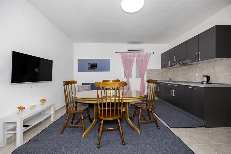 Apartments Matić, Tučepi - living room