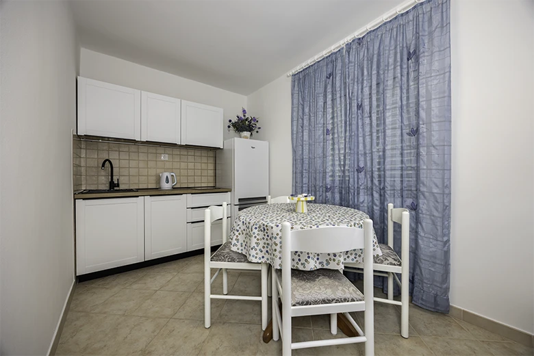 kitchen - apartments Matilda, Tučepi