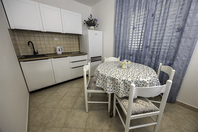 kitchen - apartments Matilda, Tučepi