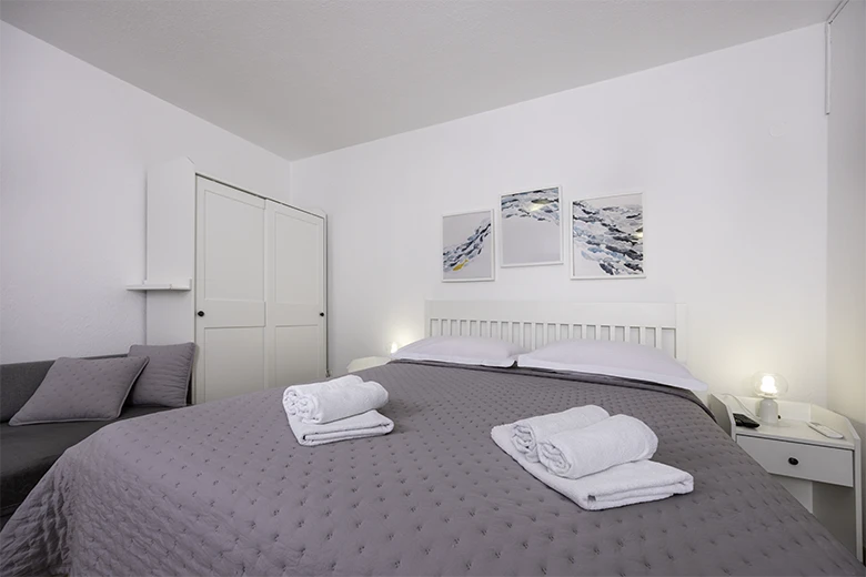 Apartments Mihaljević, Tučepi - bedroom