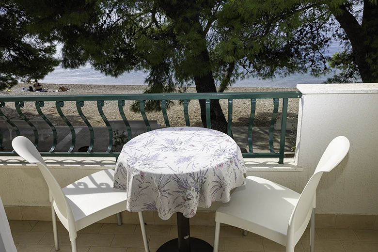 Apartments Mihaljević, Tučepi - balcony with sea view