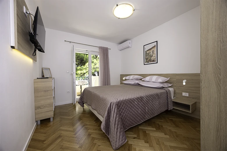 Apartments Mihaljević, Tučepi - bedroom