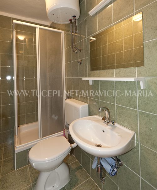 Apartments Marija and Frane Mravičić, Tučepi - bathroom