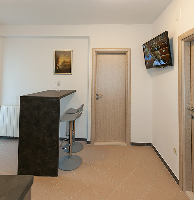 Apartments Čobrnić, Tučepi - dining room