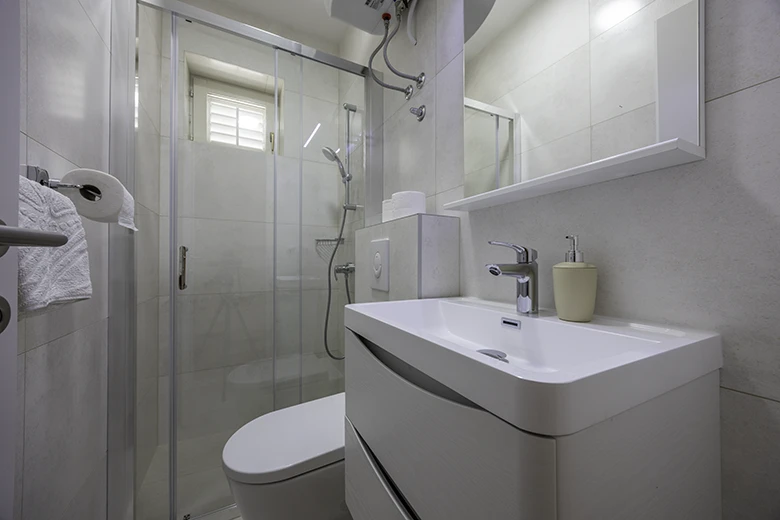 bathroom - apartments Maja Ševelj, Tučepi