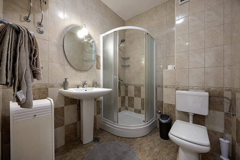 Apartments Silva, Tučepi - bathroom