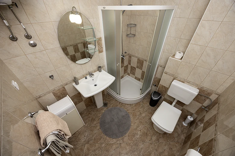 Apartments Silva, Tučepi - bathroom