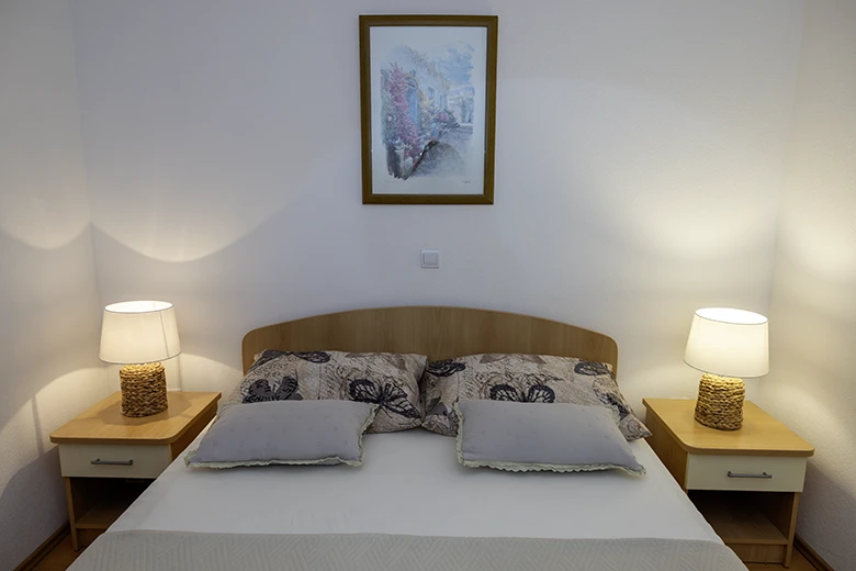 Apartments Silva, Tučepi - bedroom detail