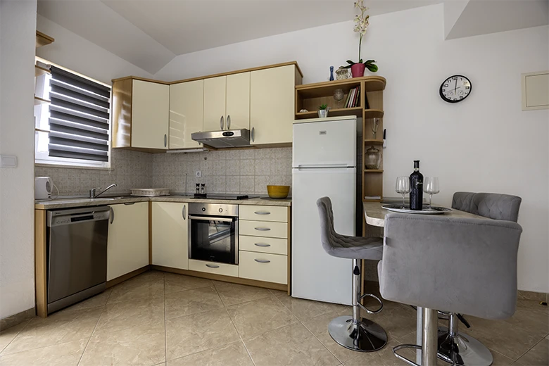 Apartments Silva, Tučepi - kitchen
