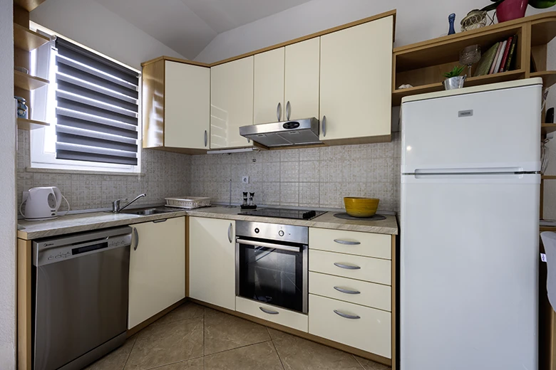 Apartments Silva, Tučepi - kitchen