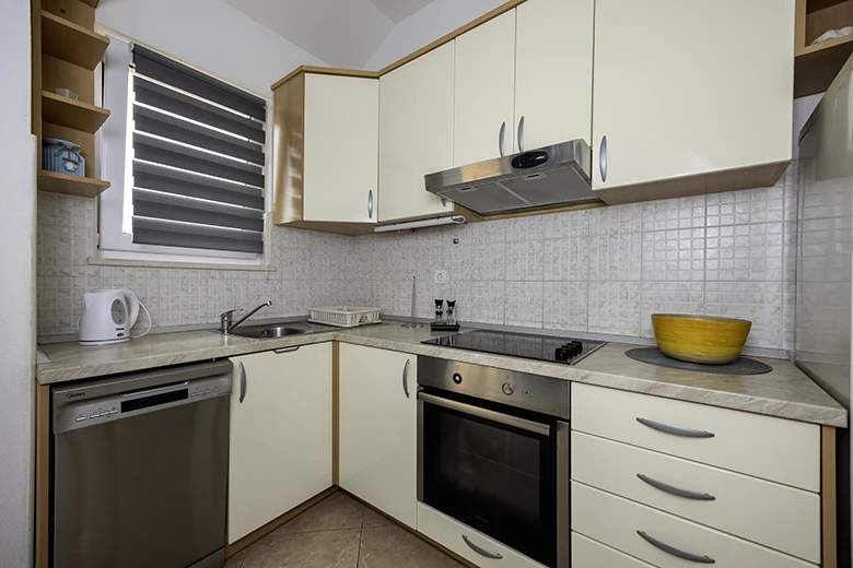 Apartments Silva, Tučepi - kitchen
