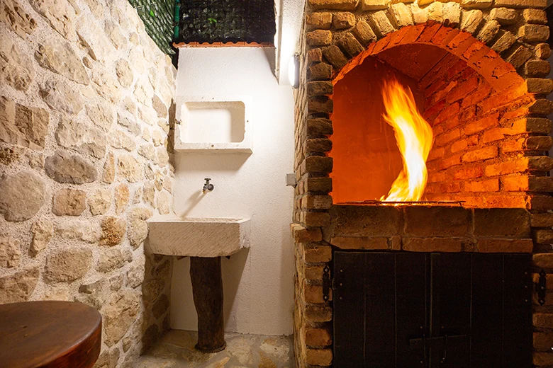 Villa Somnium, Tučepi - grill at night