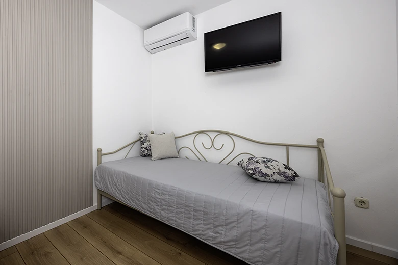 Apartments Šućur, Tučepi - bedroom