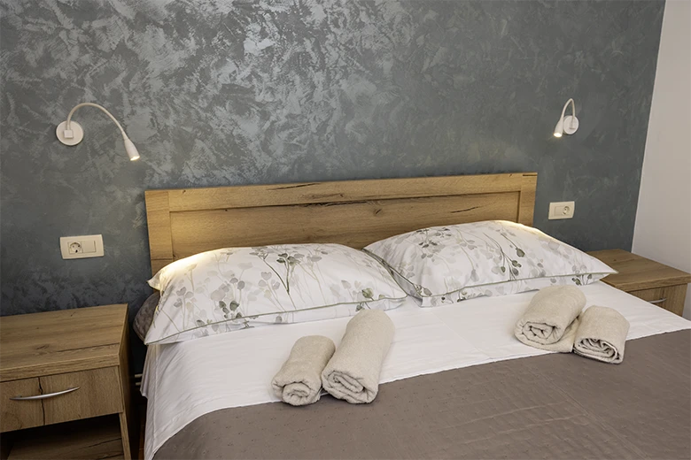 Apartments Caluna, Tučepi - bedroom