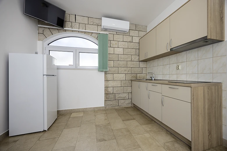 Apartments Caluna, Tučepi - kitchen