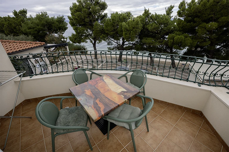 Apartments Caluna, Tučepi - balcony with sea view