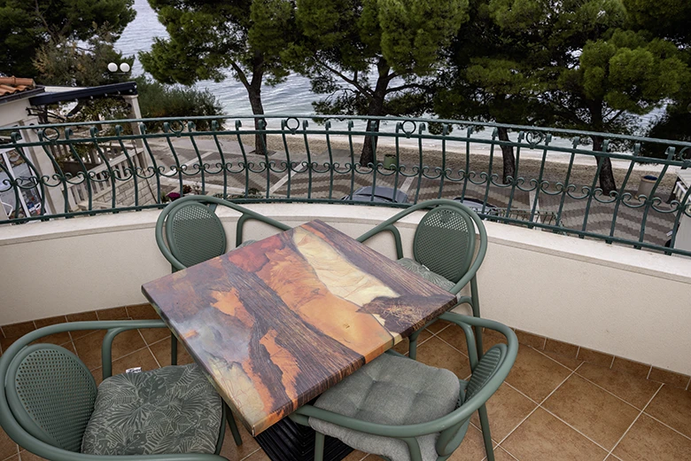Apartments Caluna, Tučepi - balcony with sea view