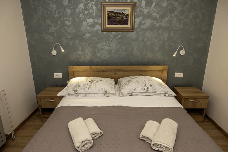 Apartments Caluna, Tučepi - bedroom