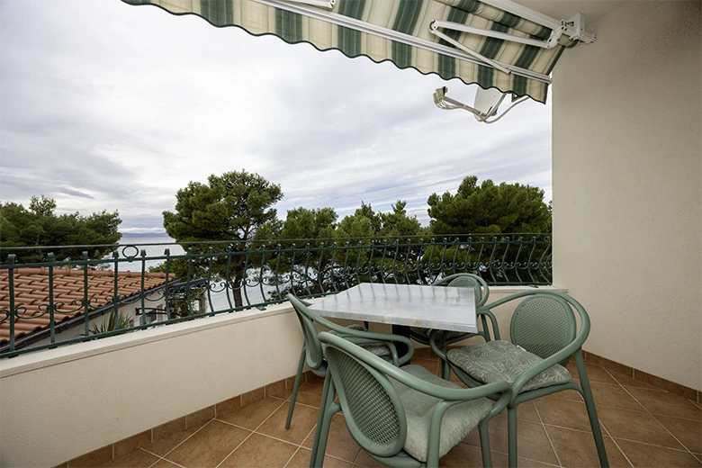 Apartments Caluna, Tučepi - balcony with sea view