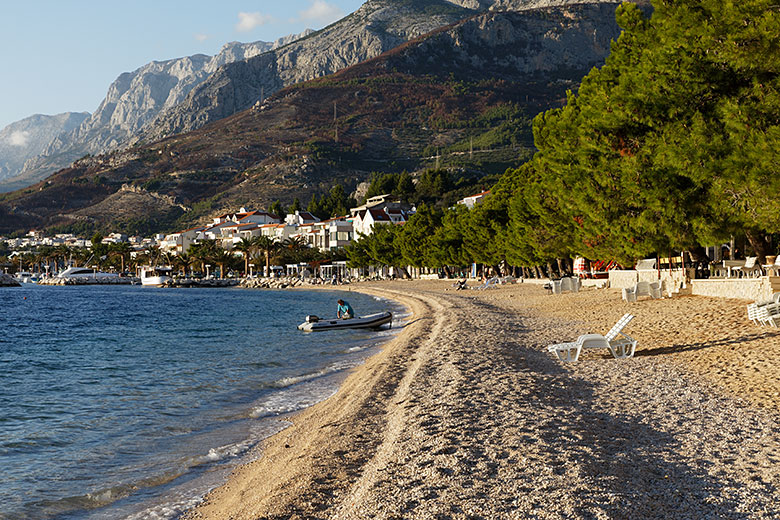 beach Kamena in Tučepi almost at sunset, afternoon