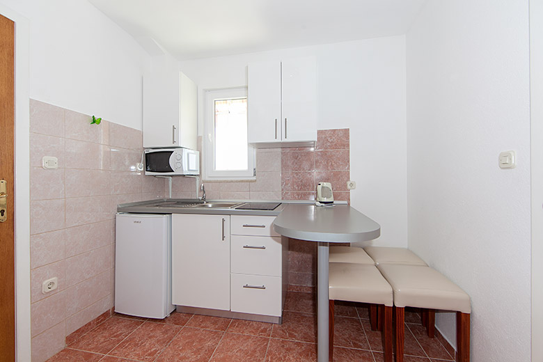 Apartments Vitlić, Tučepi - kitchen